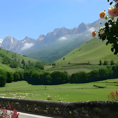 Cosy Vallee D'aspe 度假居 *